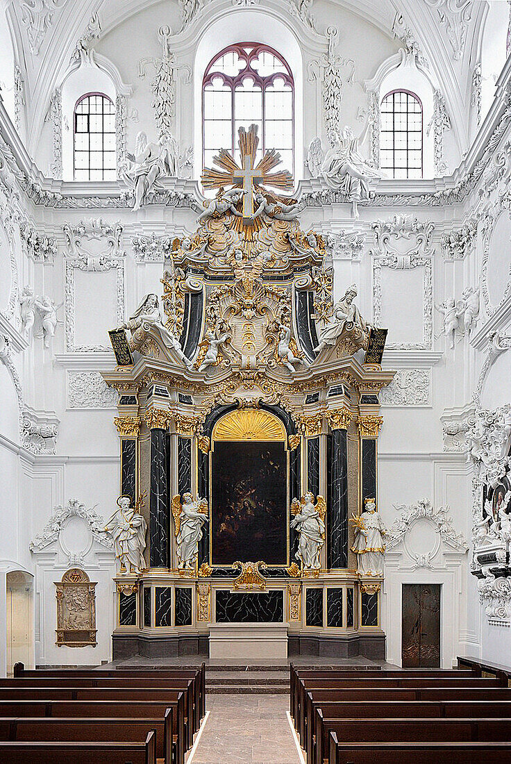 Northern transept, Dechantenaltar, Kilian Cathedral, Würzburg, Bayern, Germany
