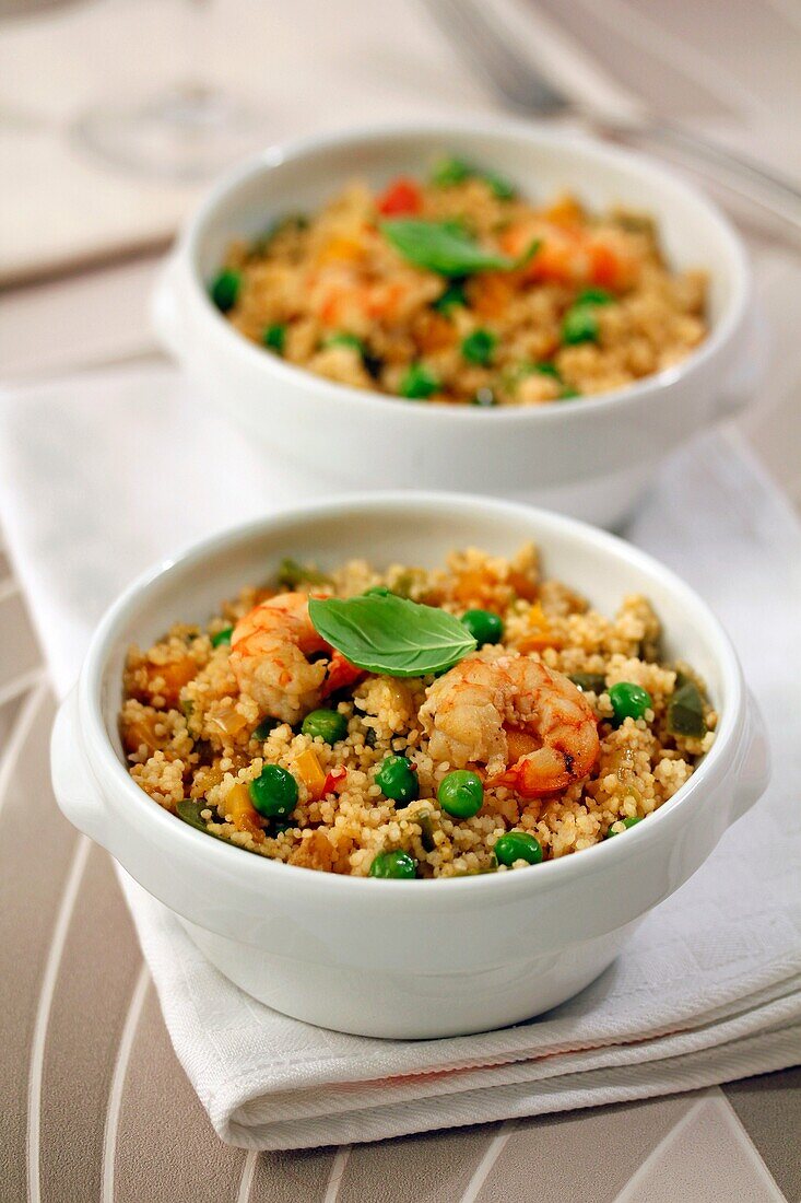 Couscous with prawns and curry