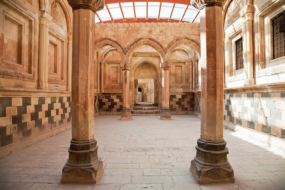 ishak pasa palace, dogubayazit, north-eastern anatolia, turkey, asia