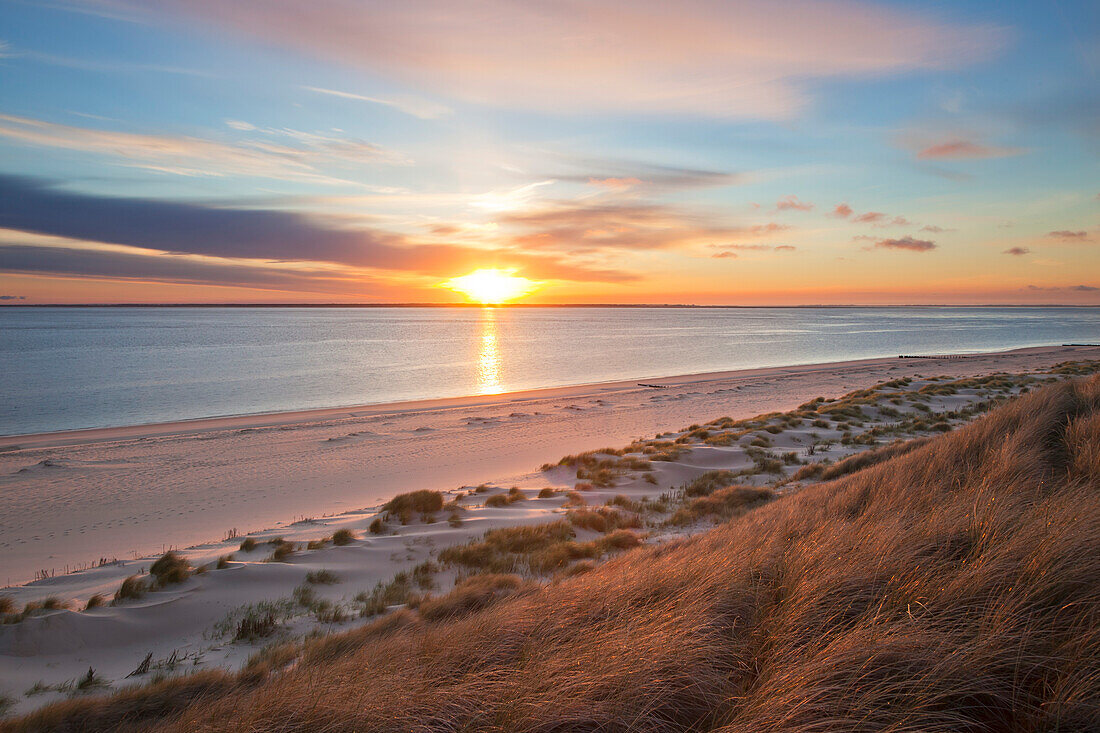 Sunrise at the beach, Ellenbogen peninsula, Sylt island, North Sea, North Friesland, Schleswig-Holstein, Germany