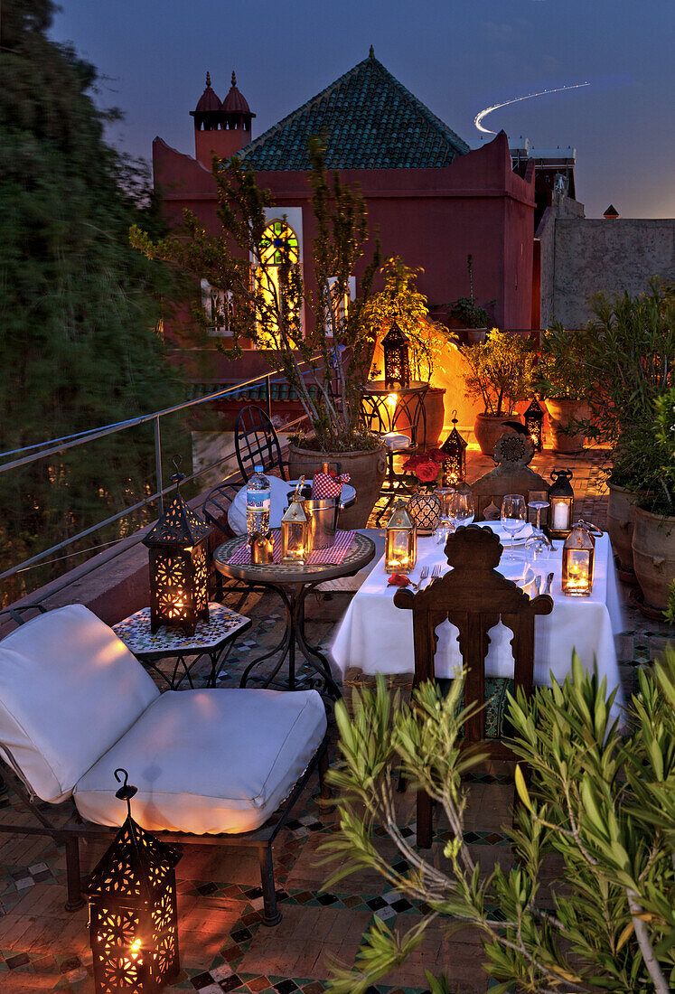 Abendessen auf der Dachterrasse, Riad Kaiss, Marrakesch, Marokko