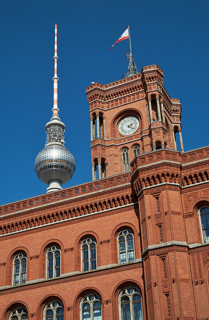 Rotes Rathaus und Fernsehturm, Berlin Mitte, Berlin, Deutschland