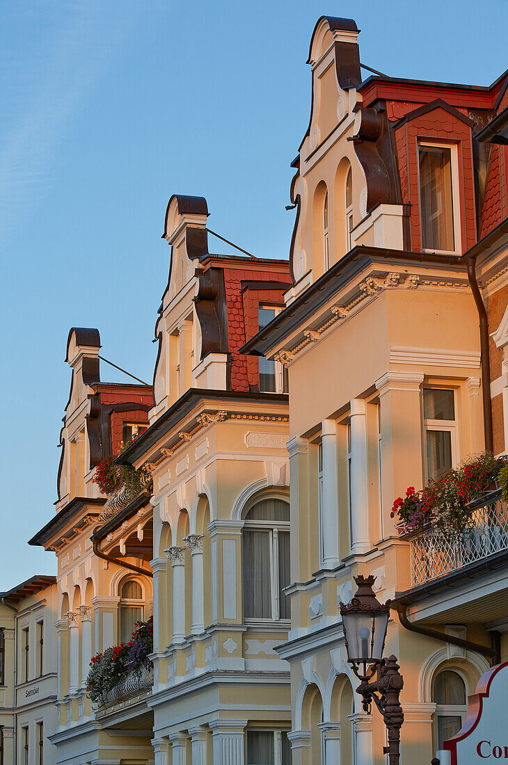 Bäderarchitektur im Ostseebad Ahlbeck, Insel Usedom, Mecklenburg-Vorpommern, Deutschland