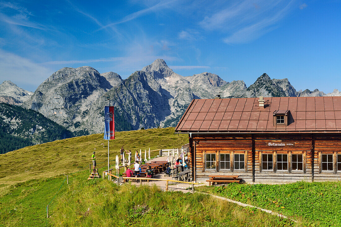 Gotzenalm mit Hundstod im Hintergrund, Gotzenalm, Nationalpark Berchtesgaden, Berchtesgadener Alpen, Oberbayern, Bayern, Deutschland
