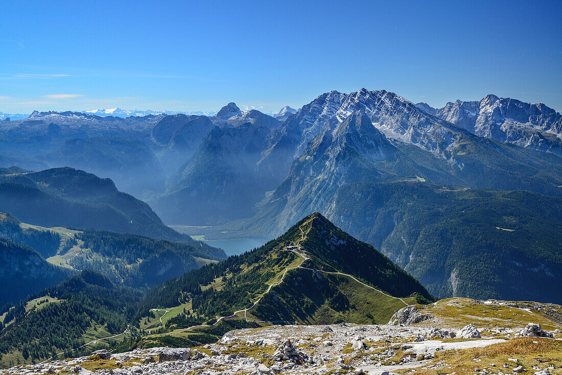 View from Hohes Brett over mountain scenery with lake Koenigssee, Berchtesgaden National Park, Berchtesgaden Alps, Upper Bavaria, Bavaria, Germany