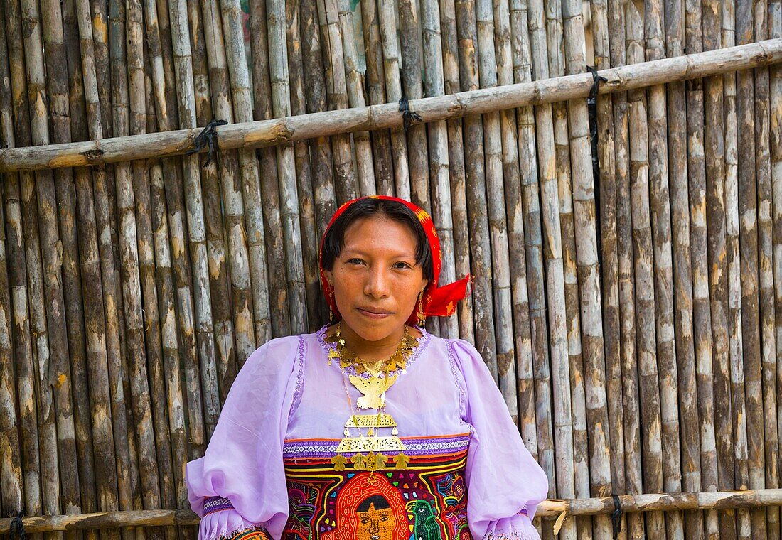 Traditional jewelry, Kuna ethnic group village, San Blas archipelago, Kuna Yala Region, Panama, Central America, America