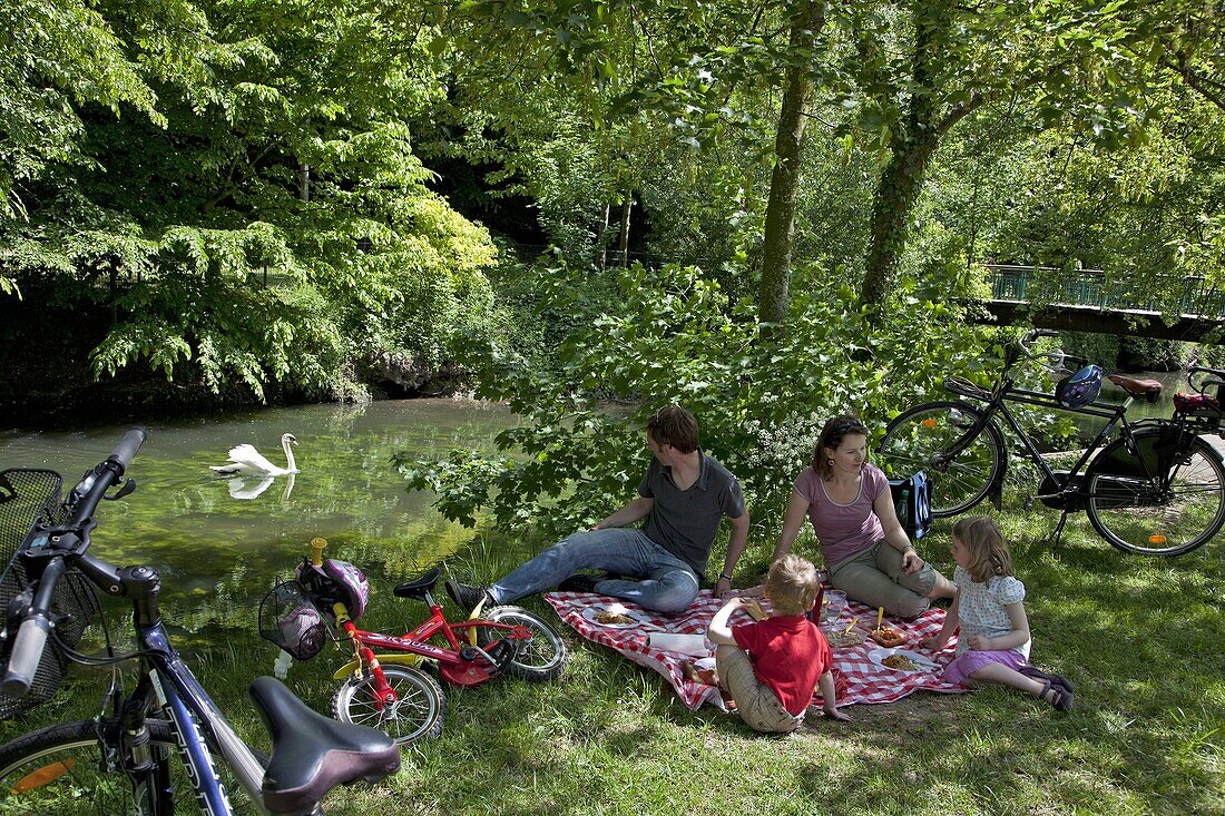 Picnic With The Family On The Riverbank, Cycling On The Bike Path Along The Paris-Mont Saint Michel Route, Chartres (28), Eure-Et-Loir, France