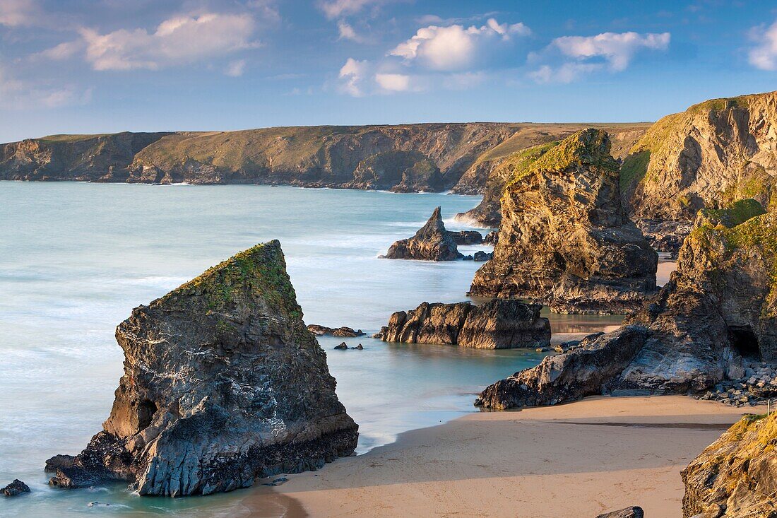 A view towards Bedruthan Steps in north Cornish coast between Padstow and Newquay, Cornwall, England, United Kingdom, Europe