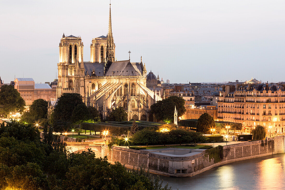 Blick vom Dach des La Tour d'Argent auf Cathédrale Notre-Dame de Paris, Île de la Cité, Paris, Frankreich, Europa, UNESCO Welterbe (Seineufer zwischen Pont de Sully und Pont d'Iéna)