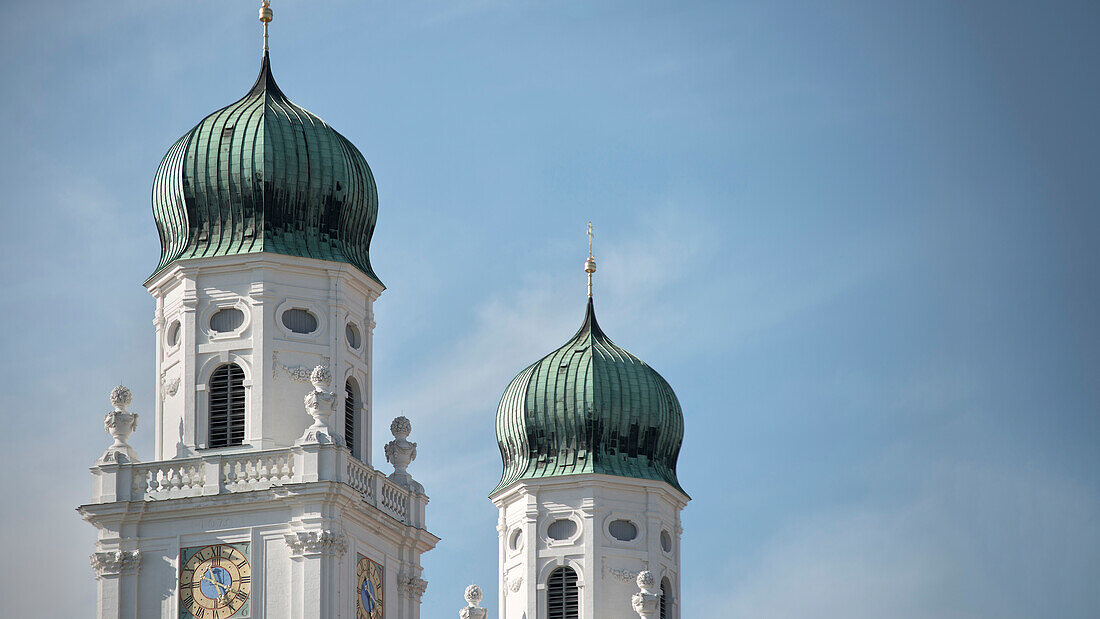 Church towers of St. Stephan's Cathedral, old town of Passau, Lower Bavaria, Bavaria, Germany