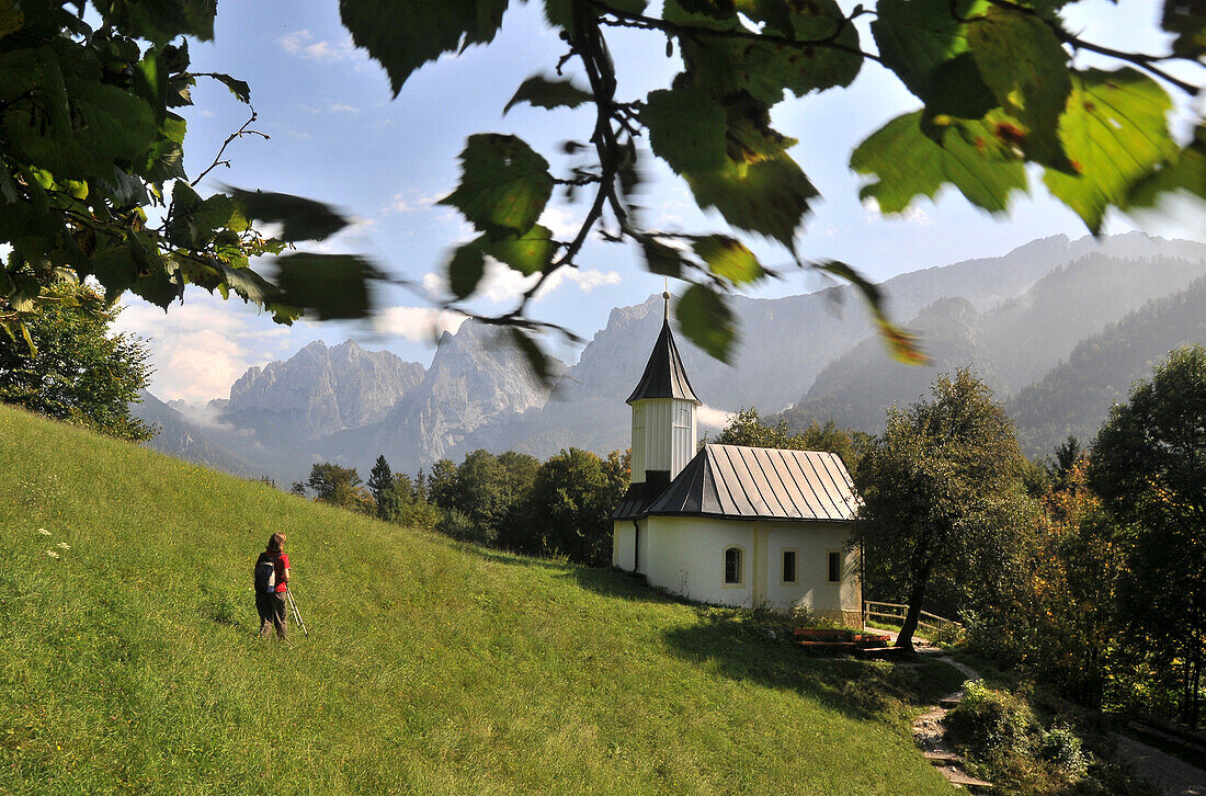 Antonius chapel at the Wilden Kaiser, Kaiser valley, Kaiser mountain range over Kufstein, Tyrol, Austria