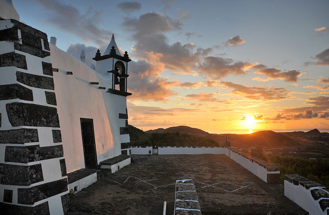 Sonnenuntergang an der Sra da Ajuda, Monte da Ajuda, Santa Cruz, Insel Graciosa, Azoren, Portugal