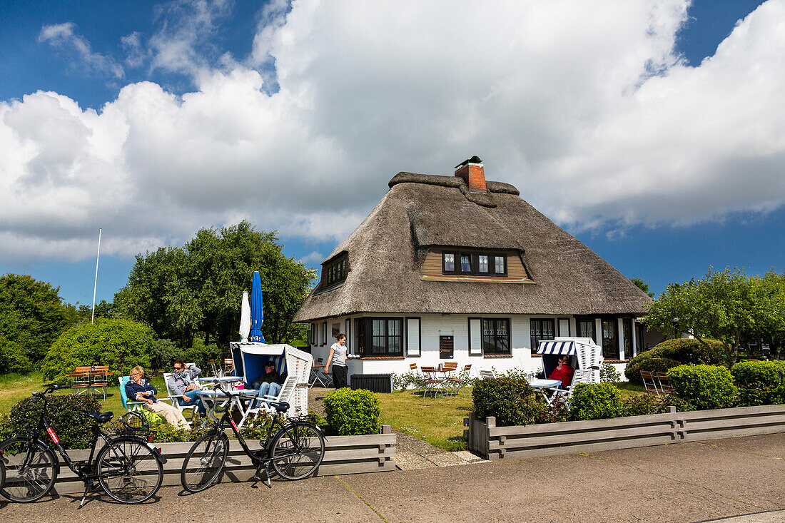 Cafe Teestube with thatched roof, Langeoog Island, North Sea, East Frisian Islands, East Frisia, Lower Saxony, Germany, Europe