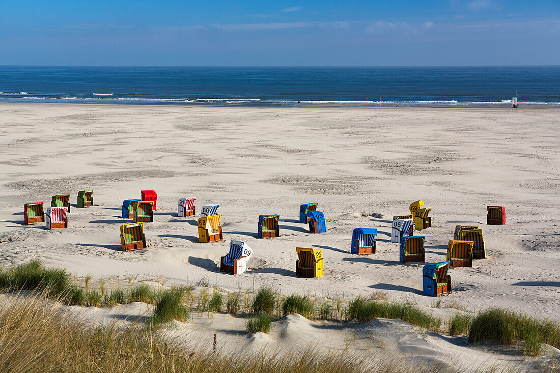 Beach chairs on the beach, Juist Island, North Sea, East Frisian Islands, East Frisia, Lower Saxony, Germany, Europe
