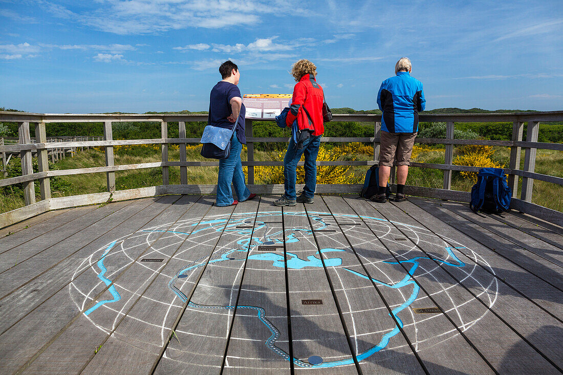 Otto Leege Weg, Lehrpfad, Weltkarte Vogelzug, Juist, Ostfriesische Inseln, Nationalpark Niedersächsisches Wattenmeer, Nordsee, Ostfriesland, Niedersachsen, Deutschland, Europa