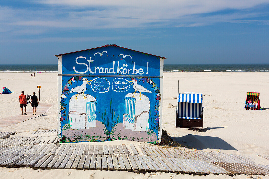 Strandkörbe am Hauptstrand, Strandkorb-Vermietung, Juist, Ostfriesische Inseln, Nordsee, Ostfriesland, Niedersachsen, Deutschland, Europa