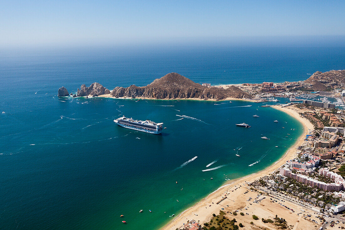 Kreuzfahrtschiff vor Cabo San Lucas, Cabo San Lucas, Baja California Sur, Mexiko