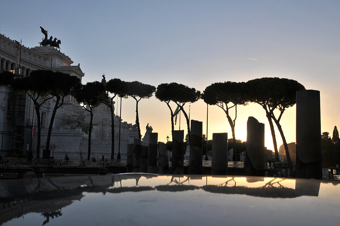 Trajansforum bei Sonnenuntergang, Rom, Italien