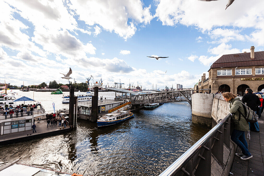 St. Pauli-Landungsbrücken, Hamburg, Deutschland