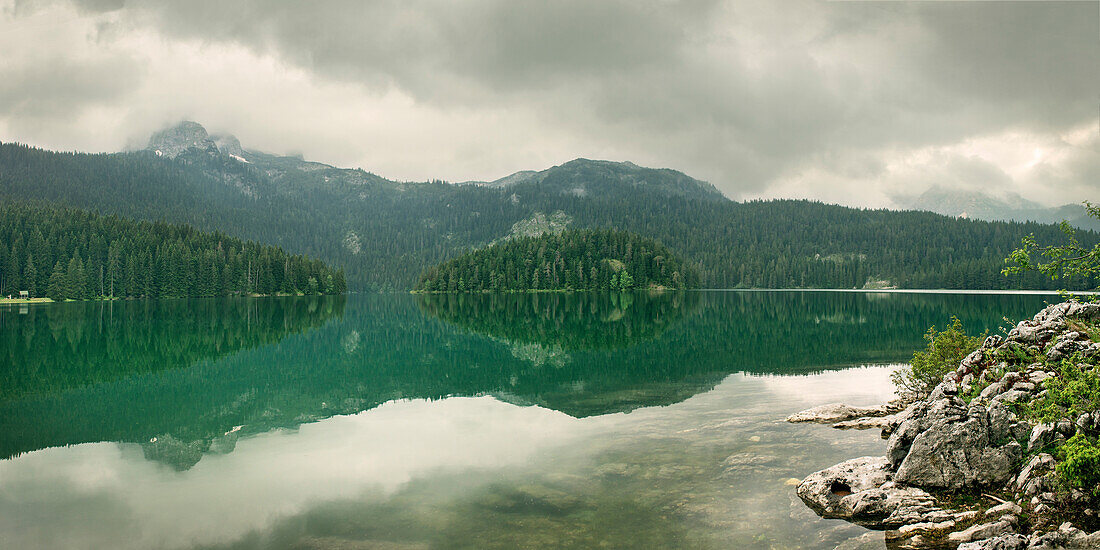 Panoramic view across the Black Lake (Crno jezero) in Durmitor National Park, Zabljak, Montenegro, Western Balkan, Europe