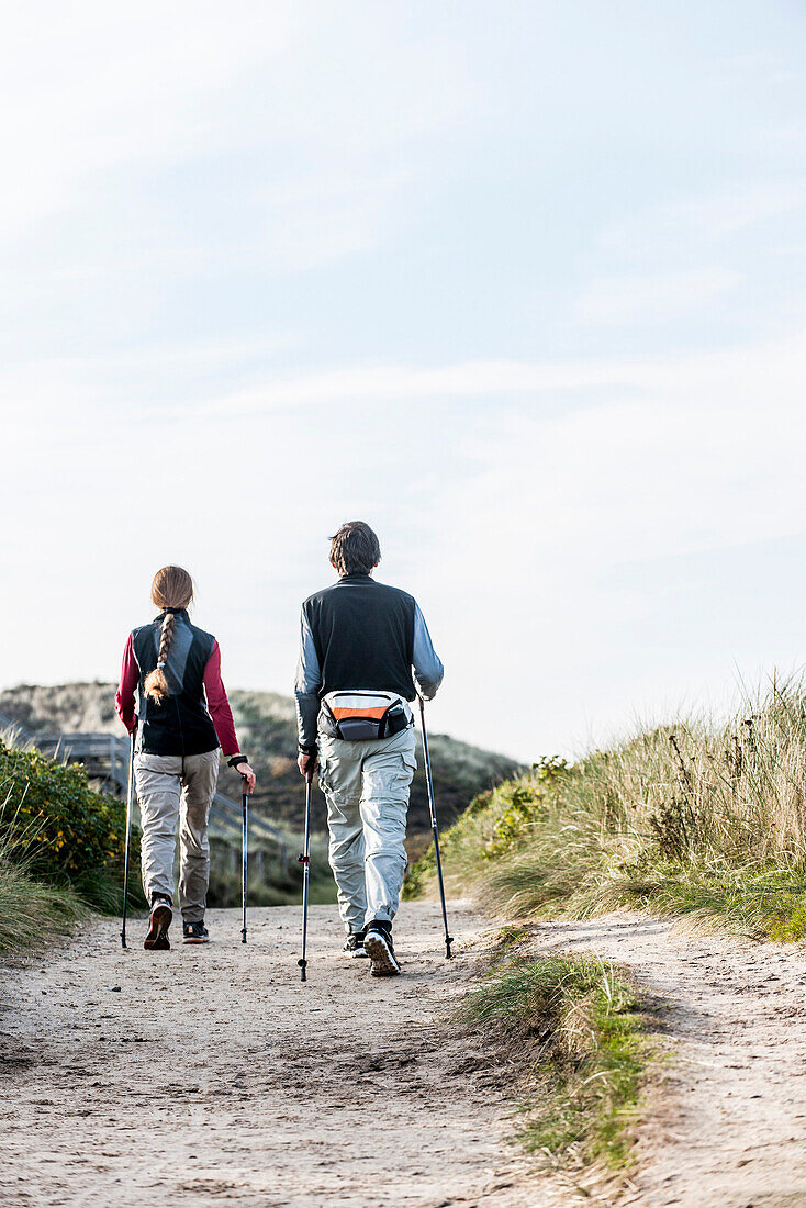 Nordic Walker in den Dünen, Kampen, Sylt, Schleswig-Holstein, Deutschland