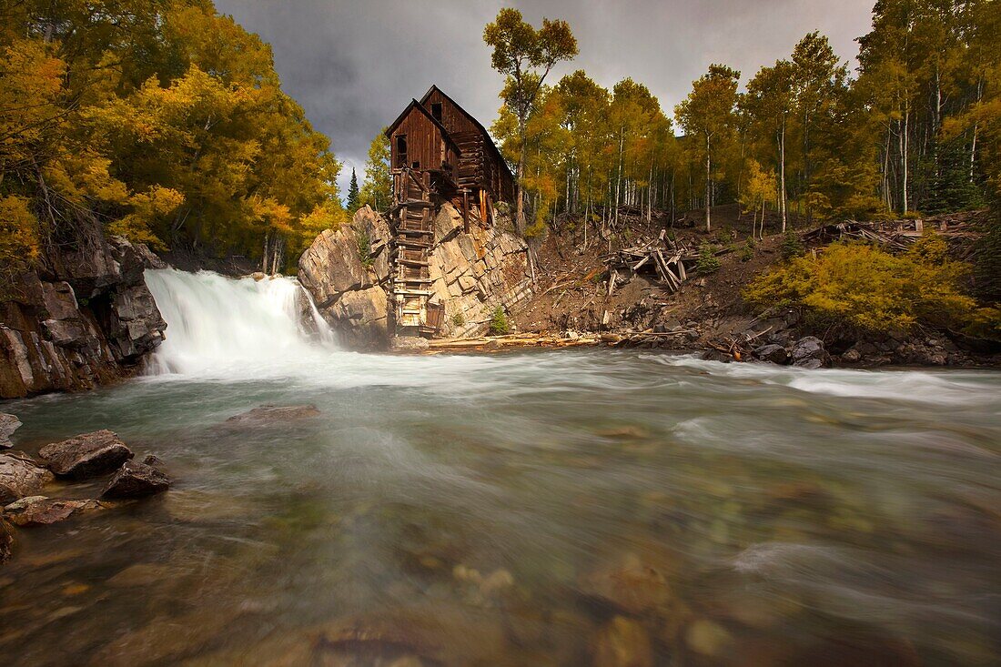 Fall colors at Crystal Mill, Crystal City Ghost Town, Colorado, White River National Forest, United States of America, North America
