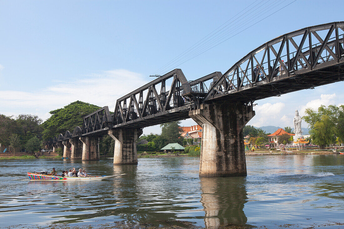 Legendäre Brücke am Fluss Kwai, Kanchanaburi, Provinz Kanchanaburi, Thailand, Asien