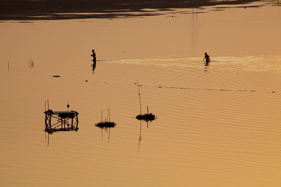 Fishermen on the Mekong river, Vientiane, capital of Laos, Asia