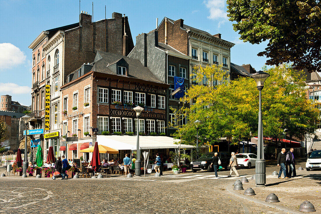 Straßencafe am Place de l Opera, Lüttich, Wallonien, Belgien