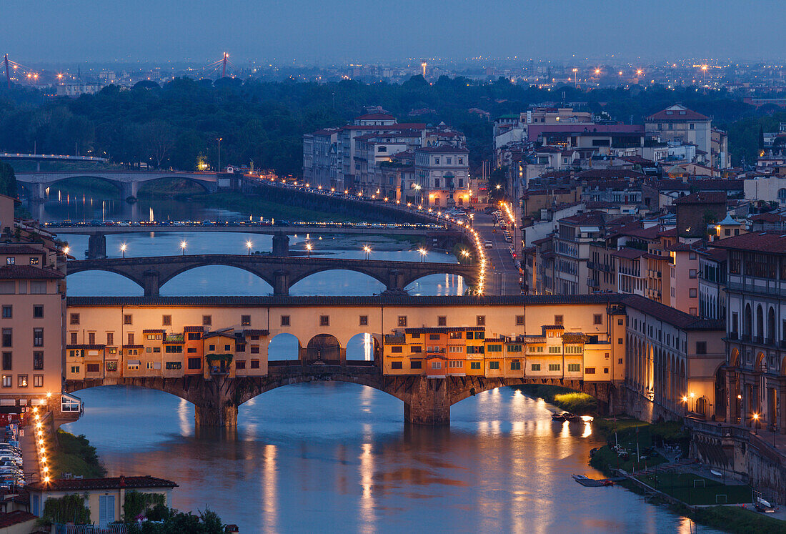 Ponte Vecchio over the Arno river, historic centre of Florence, UNESCO World Heritage Site, Firenze, Florence, Tuscany, Italy, Europe