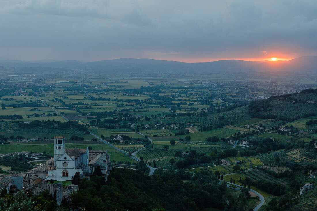 Basilica of San Francesco d Assisi, Assisi, UNESCO World Heritage Site, Via Francigena di San Francesco, St. Francis Way, Assisi, province of Perugia, Umbria, Italy, Europe