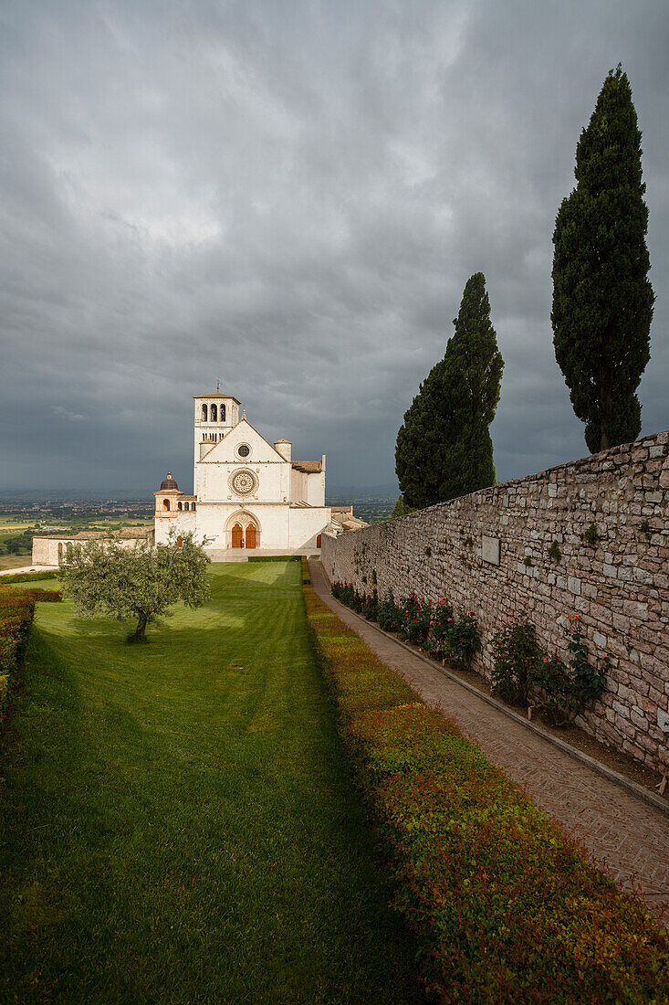 Basilica of San Francesco d Assisi, Assisi, UNESCO World Heritage Site, Via Francigena di San Francesco, St. Francis Way, Assisi, province of Perugia, Umbria, Italy, Europe