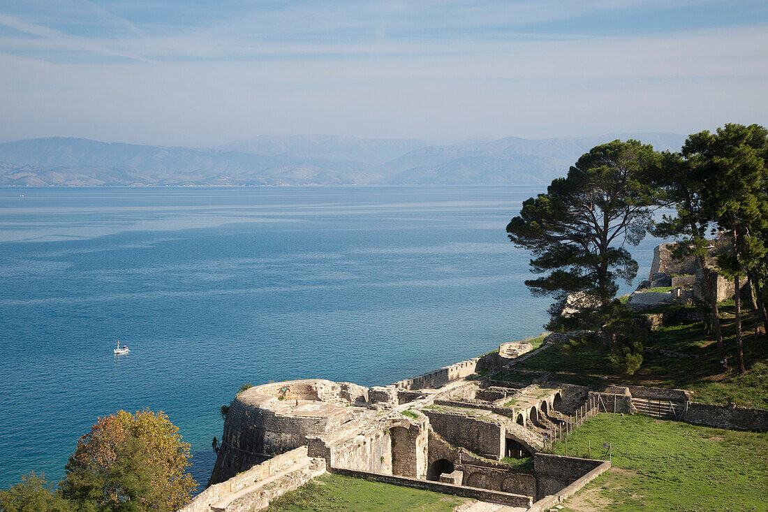 Blick von der Alten Festung, Kerkyra, Stadt Korfu, Korfu, Ionische Inseln, Griechenland, Europa