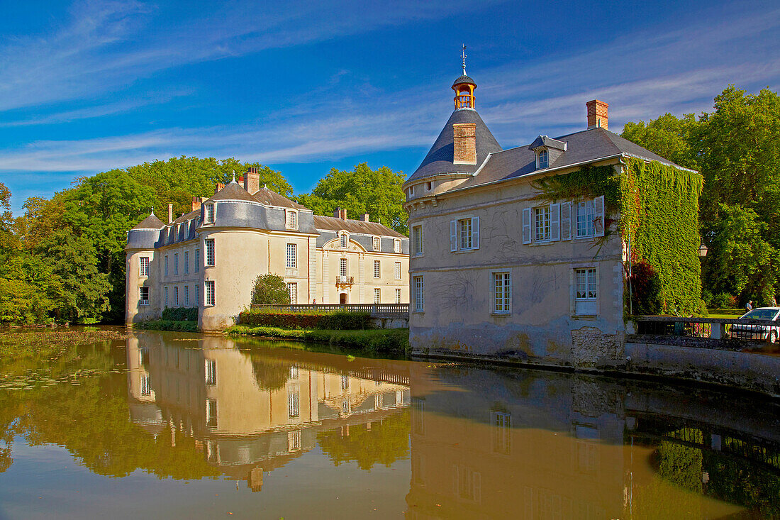 Castle, 17th century, Malicorne-sur-Sarthe, Dept. Sarthe, Region Pays de la Loire, France, Europe