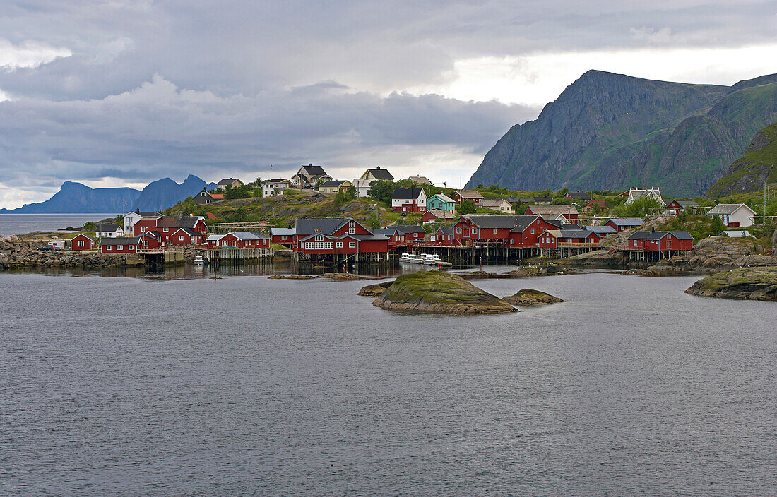 Blick auf das Dorf A, Lofoteninsel Moskenes, Provinz Nordland, Nordland, Norwegen, Europa