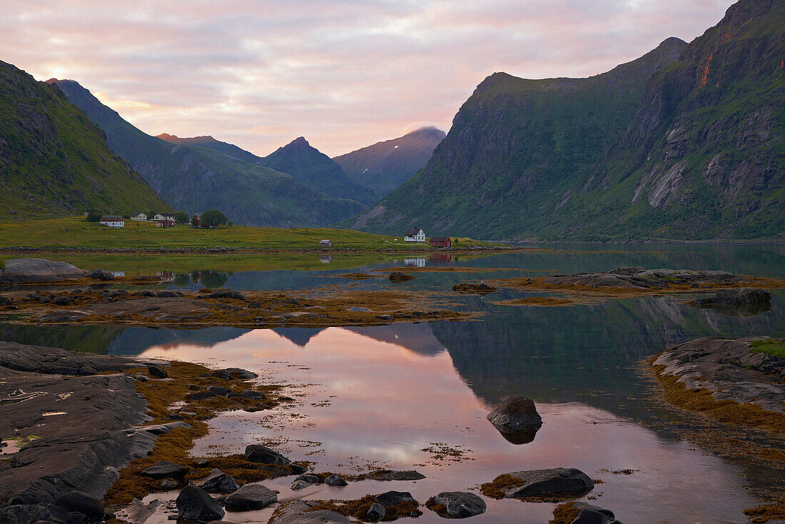 Flakstadpollen, Isle of Flakstad, Lofoten, Province of Nordland, Nordland, Norway, Europe