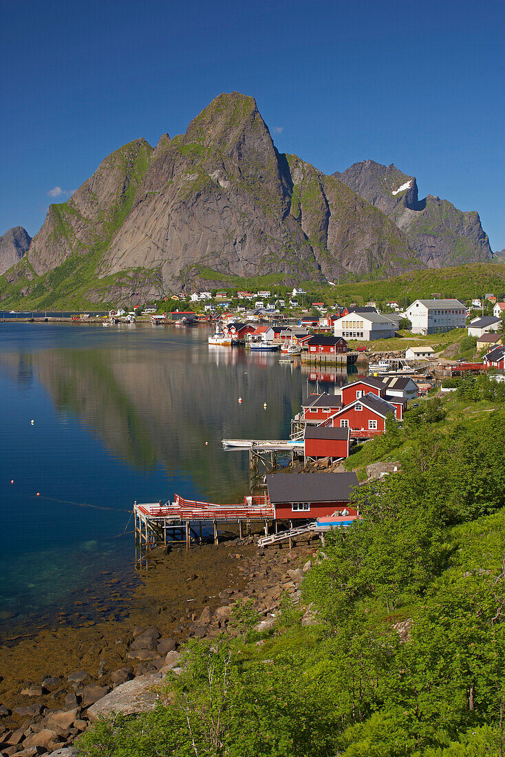 View at the old fishing village of Reine, Isle of Moskenes, Lofoten, Province of Nordland, Nordland, Norway, Europe