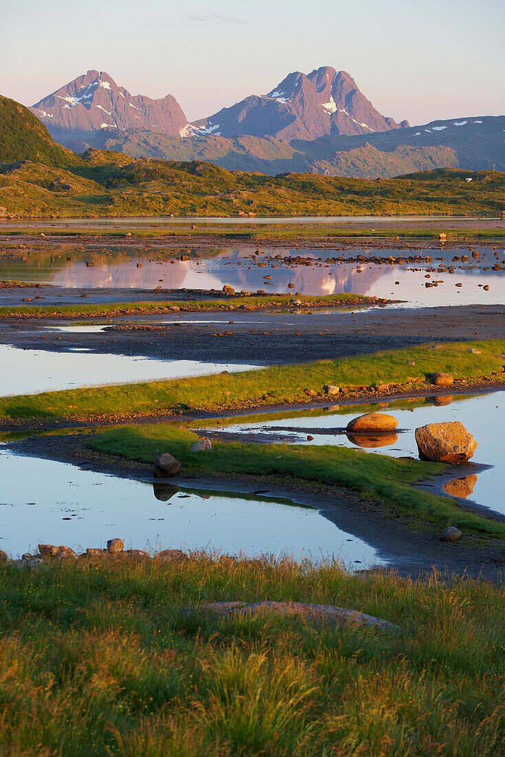 Midnight sun near Kvalnes, Isle of Vestvagoy, Lofoten, Province of Nordland, Nordland, Norway, Europe