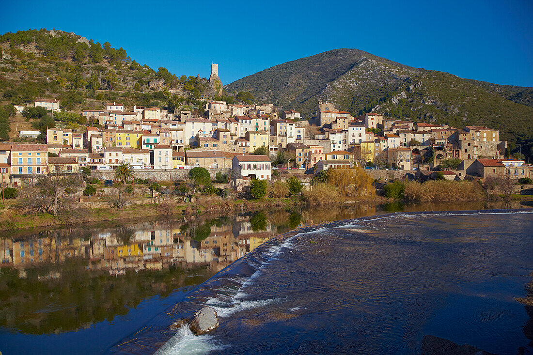 View of Roquebrun, Orb, Dept. Hérault, Languedoc-Roussillon, France, Europe