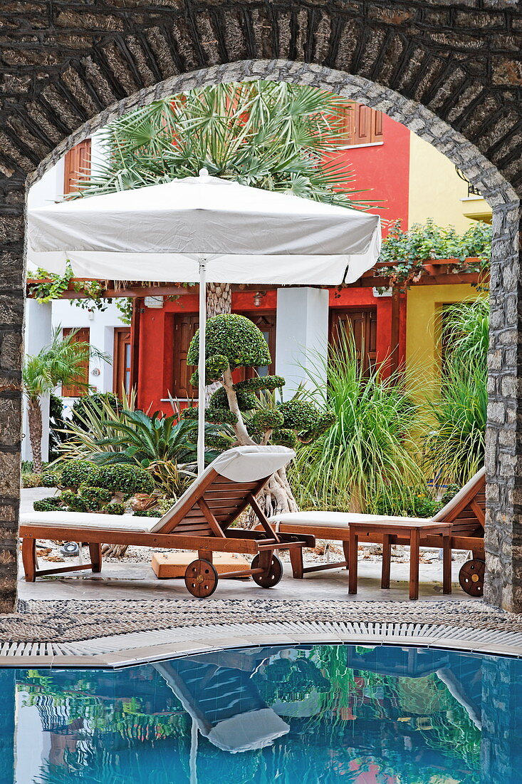 Pool, Hotel Iapetos, Gialos, Symi Stadt, Symi, Dodekanes, Südliche Ägäis, Griechenland