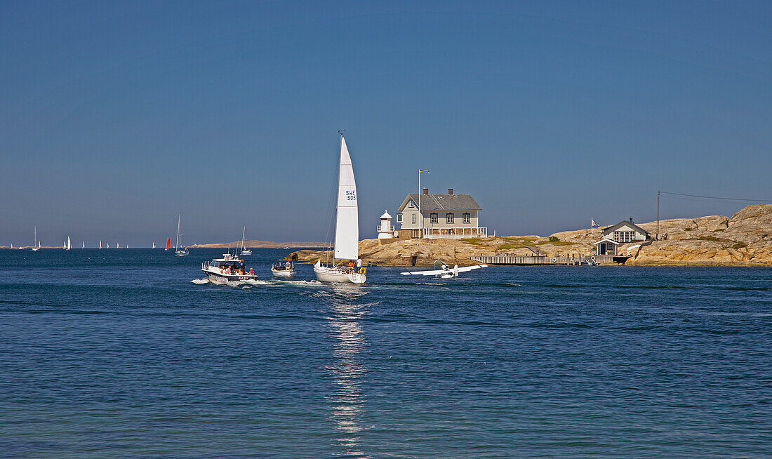 Schärenküste und Boote bei Marstrand, Provinz Bohuslaen, Westküste, Schweden, Europa