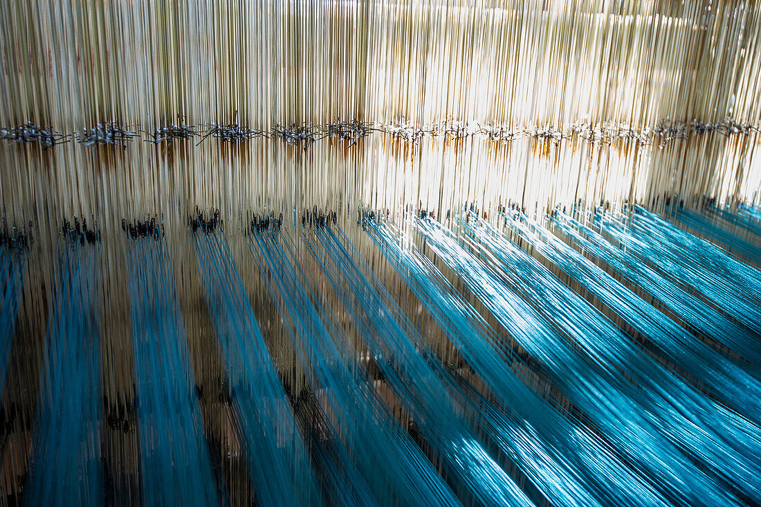 Weaving loom, Production of damask, province of Genua, Italian Riviera, Liguria, Italy