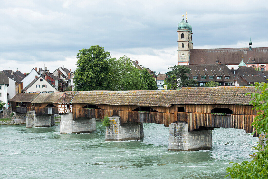 Wooden bridge and Fridolinsmuenster, Bad Saeckingen, Black Forest, Baden-Wuerttemberg, Germany