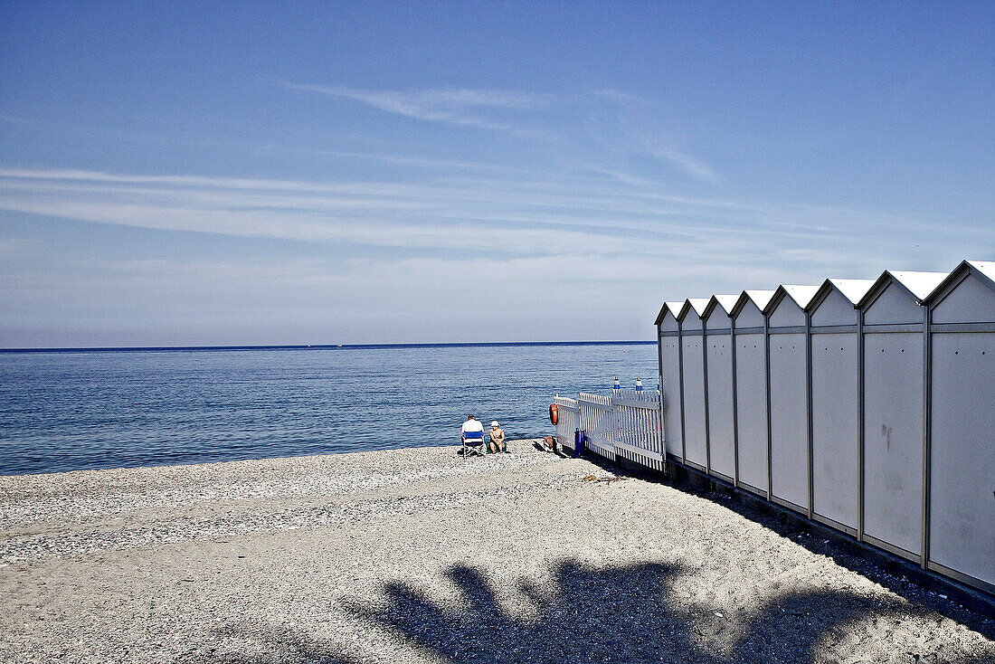Umkleidehäuschen am Strand, Finale Ligure, Provinz Savona, Ligurien, Italien