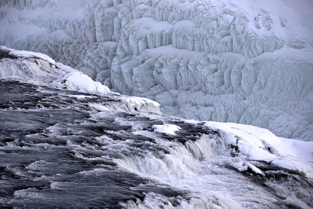 Gullfoss-Wasserfälle am Goldenen Zirkel, Island im Winter, Island