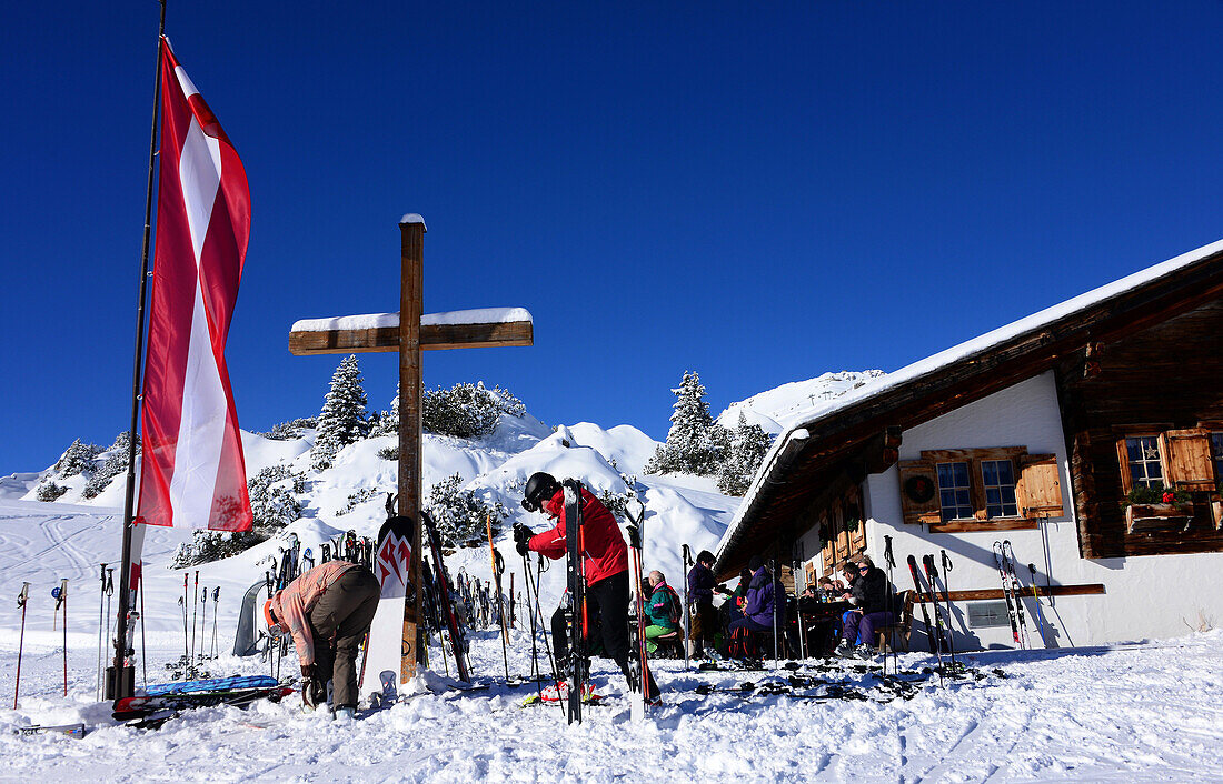 Kriegeralpe im Skigebiet von Lech am Arlberg, Winter in Vorarlberg, Österreich