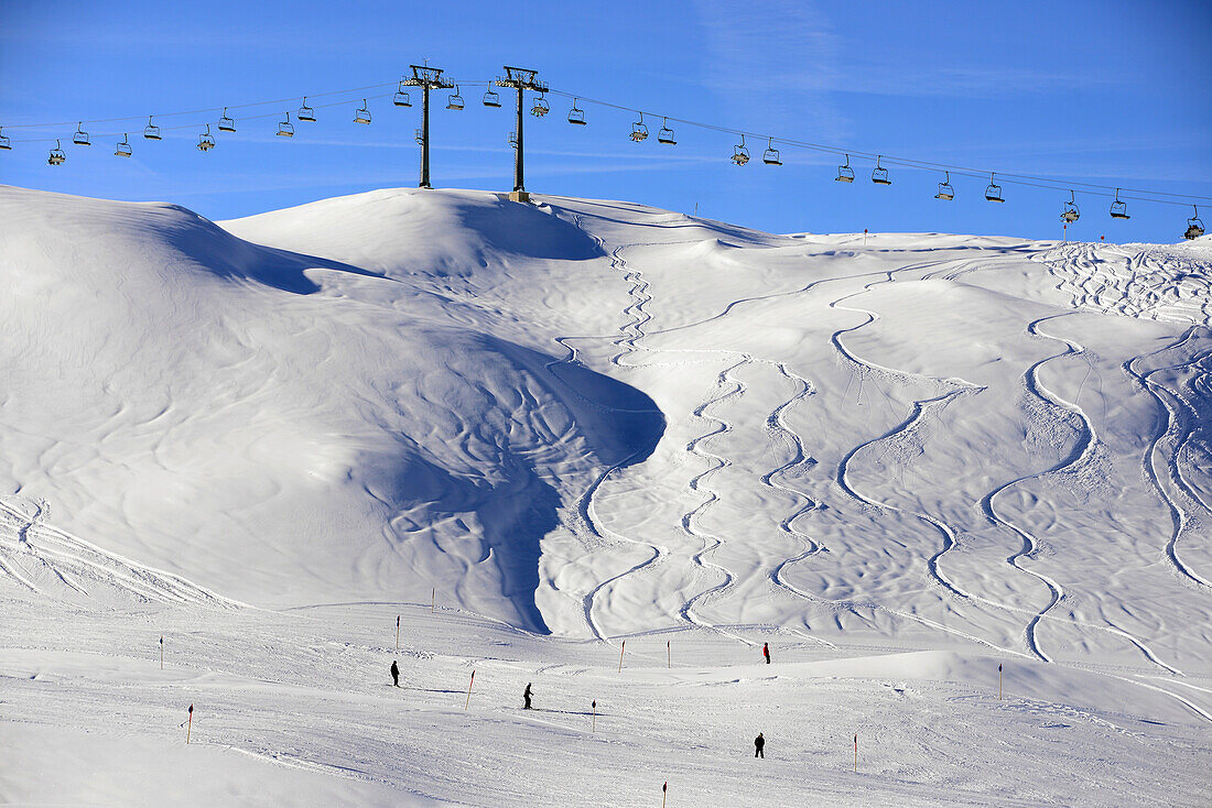 Im Skigebiet von Warth am Arlberg, Winter in Vorarlberg, Österreich