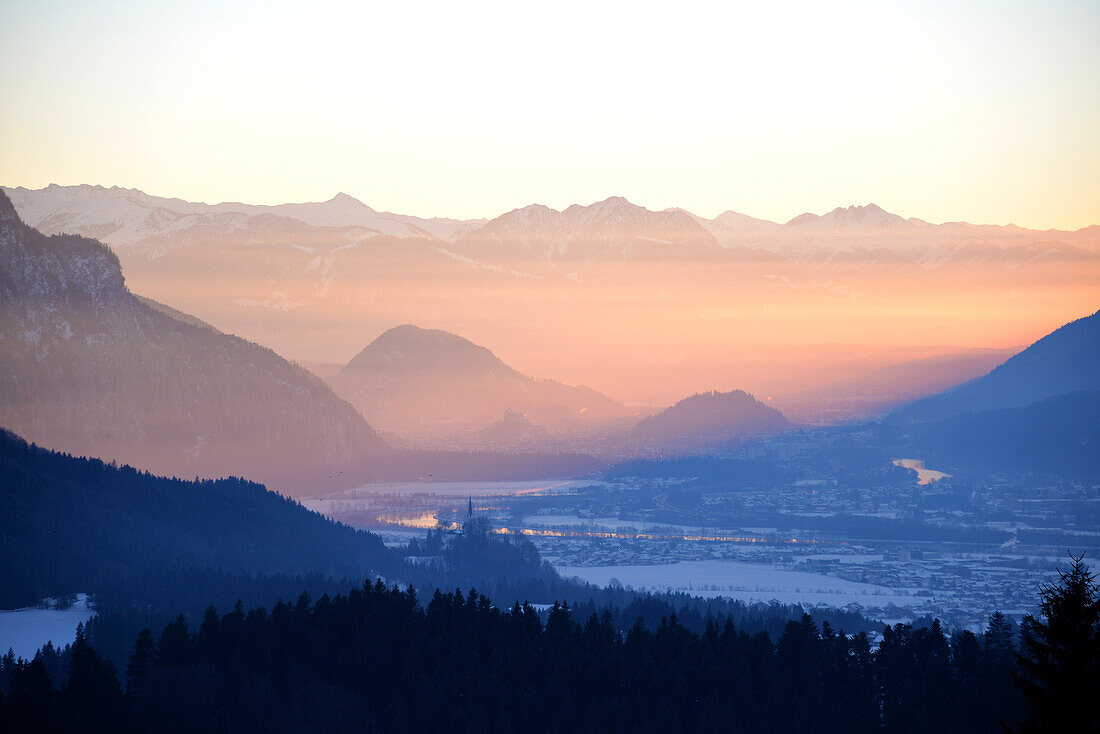 Blick über das Inntal bei Kufstein, Winter in Tirol, Österreich