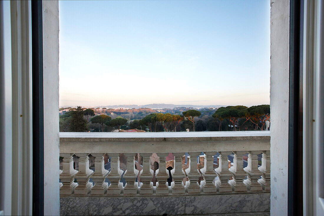 Blick aus dem Fenster des Grand Hotel Flora, Rom, Latium, Italien