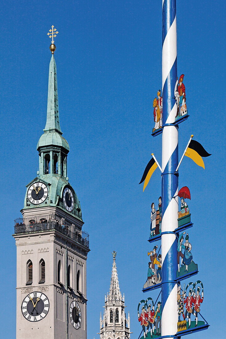Steeples of the St. Peter's church and the city hall, May pole at Viktualienmarkt, Munich, Upper Bavaria, Bavaria, Germany